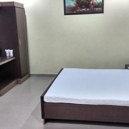 Hotel Varsa Dibrugarh 외부 사진