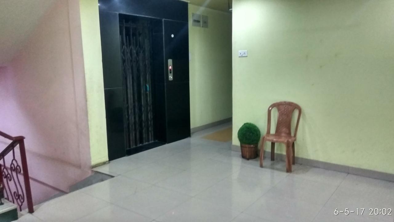 Hotel Varsa Dibrugarh 외부 사진