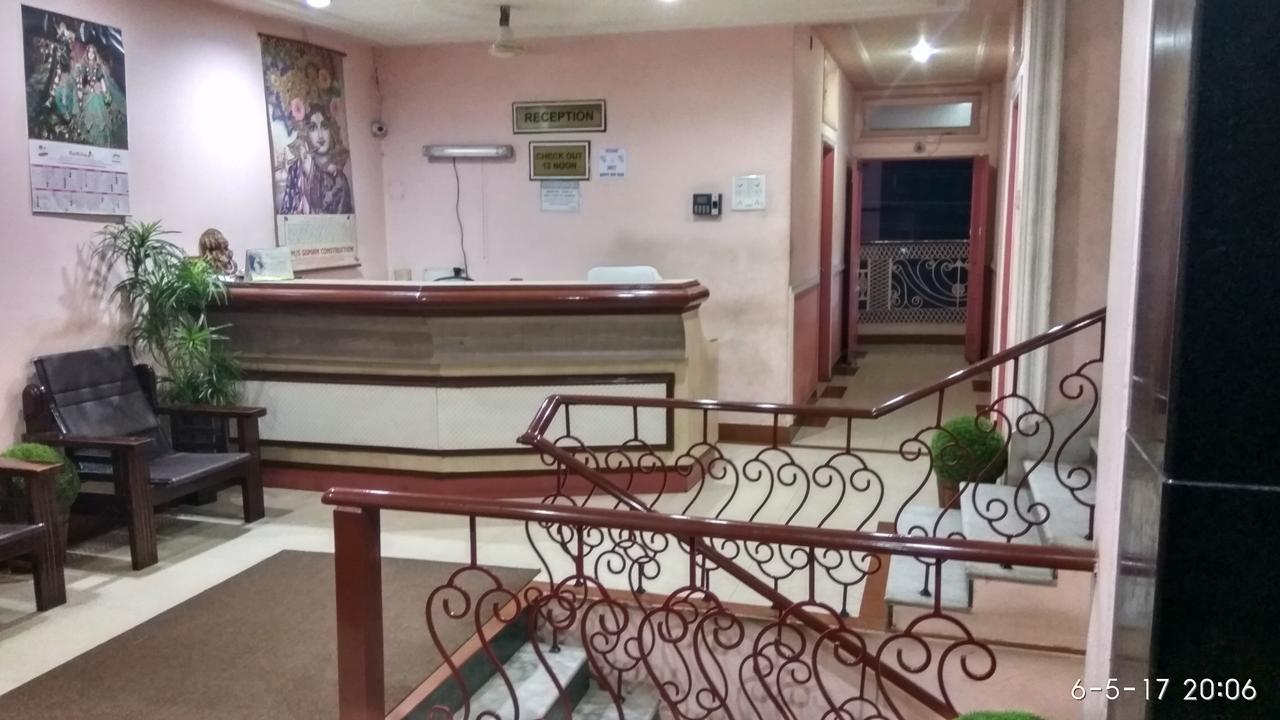 Hotel Varsa Dibrugarh 외부 사진