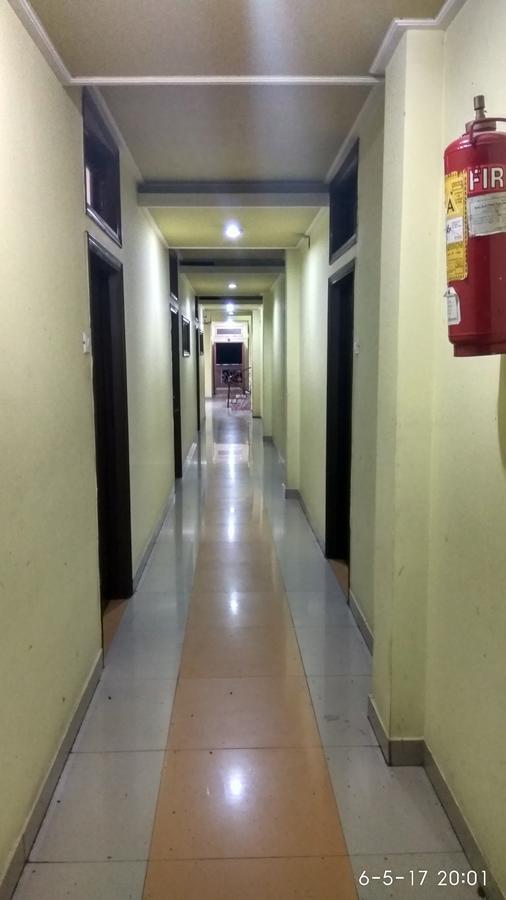 Hotel Varsa Dibrugarh 외부 사진